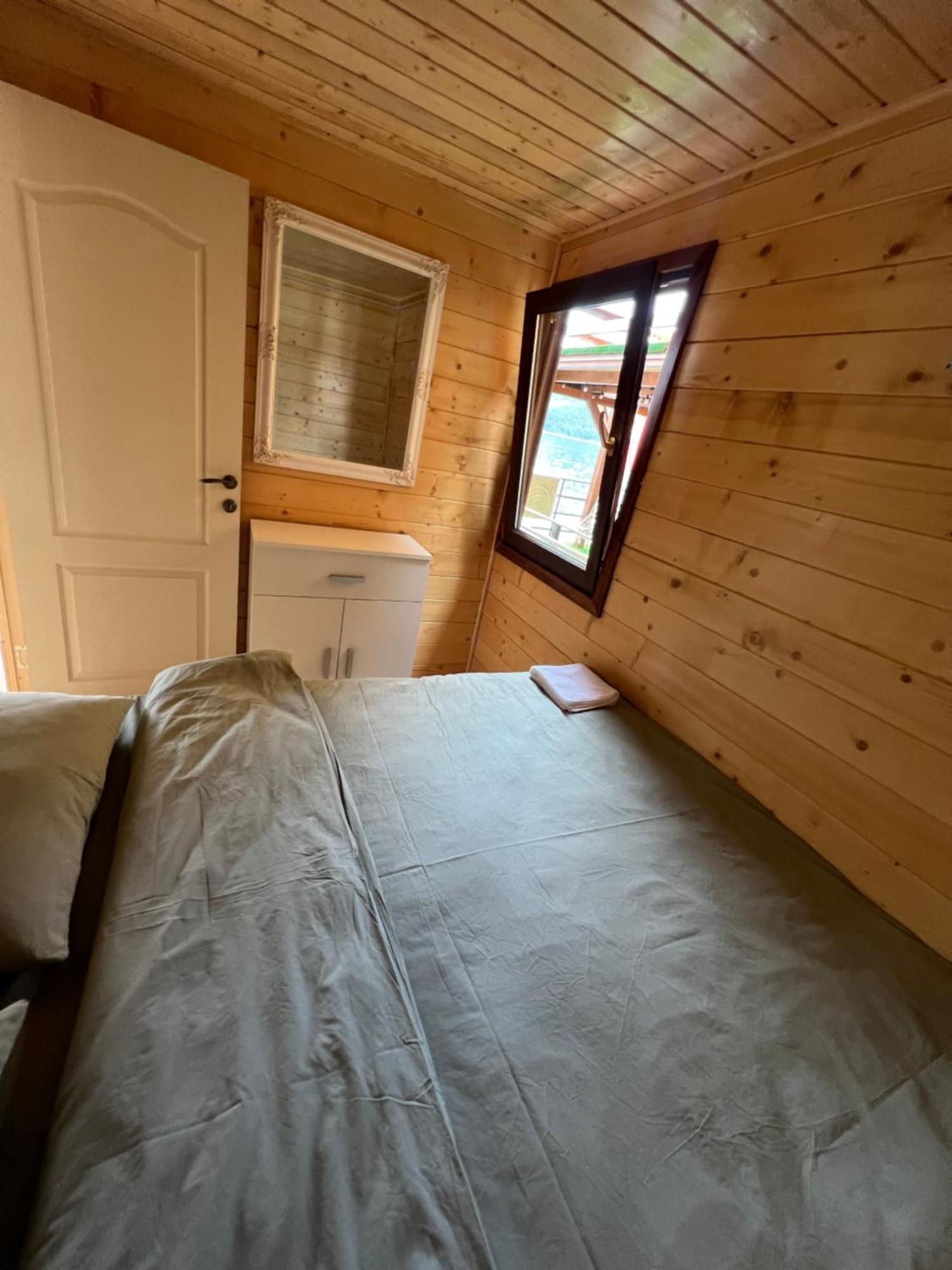 Holiday Bicaz Bungalows On The Lake Εξωτερικό φωτογραφία