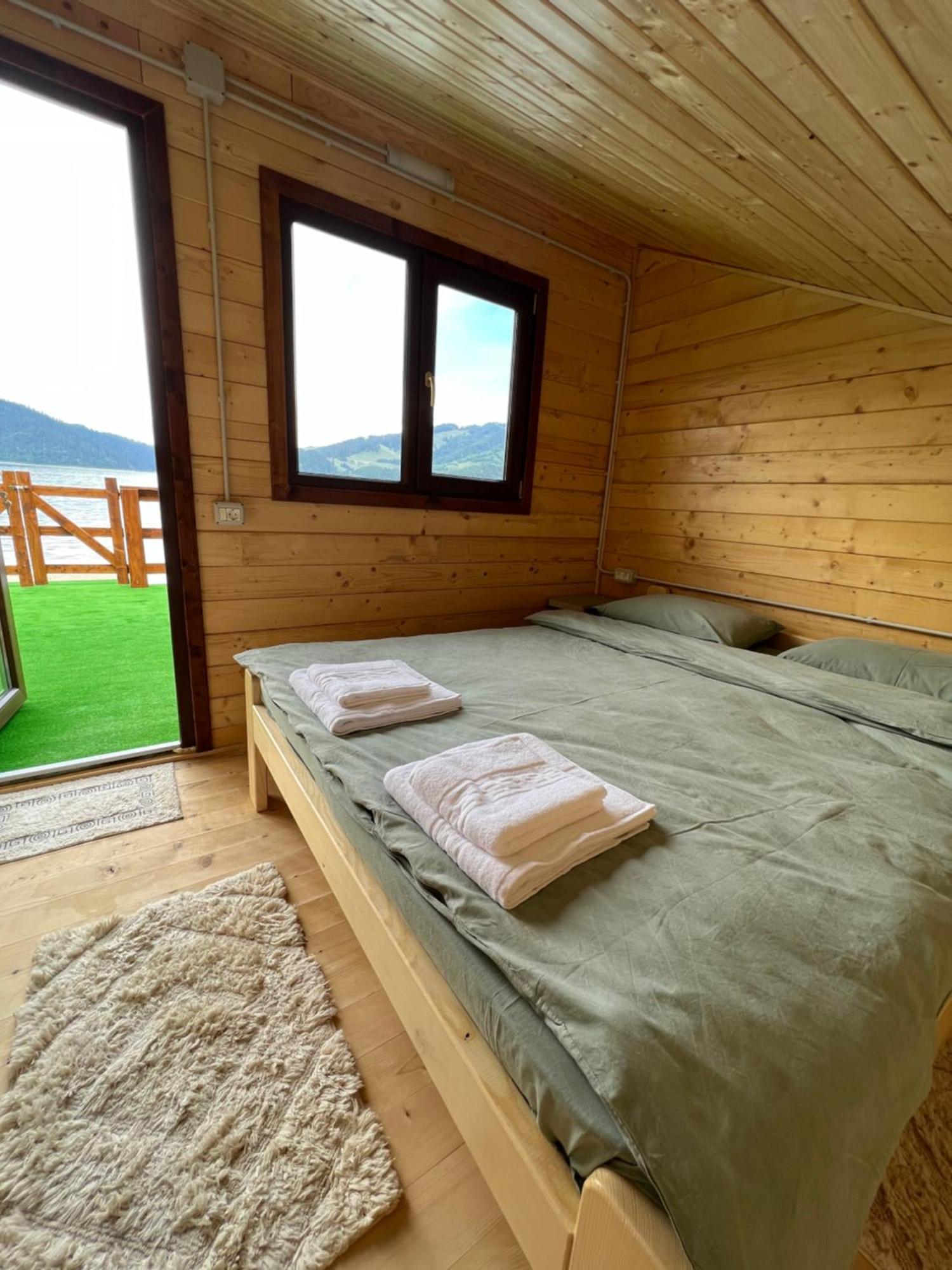 Holiday Bicaz Bungalows On The Lake Εξωτερικό φωτογραφία