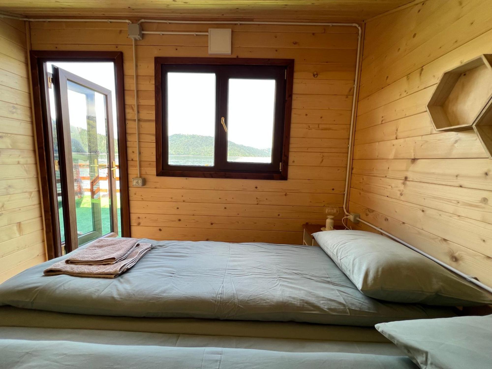 Holiday Bicaz Bungalows On The Lake Εξωτερικό φωτογραφία