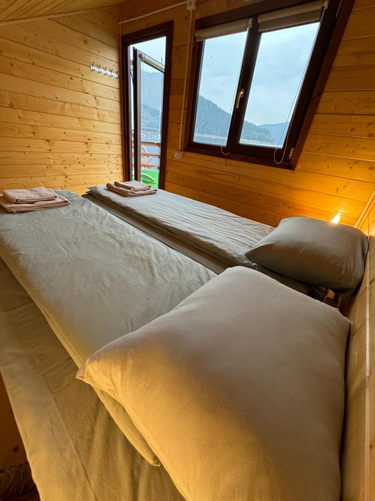 Holiday Bicaz Bungalows On The Lake Εξωτερικό φωτογραφία